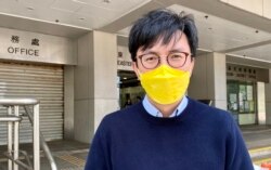社民连秘书长吴文远表示,北京日后只容许”爱国爱党”的人进入议会,认为是”劣币驱逐良币”,立法会只会变成一个更大的”橡皮图章”。 (美国之音/汤惠芸)