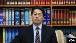 台湾外交部发言人李宪章 (美国之音记者杨明拍摄)