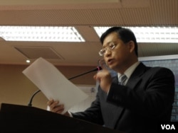 国民党籍立委吴育升3月20日在立法院 (美国之音申华拍摄)