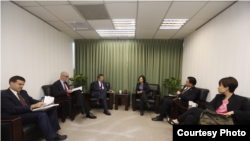 蔡英文会见梅健华(民进党提供)