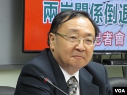 台湾文化大学政治系讲座教授陈一新 (美国之音张永泰拍摄)