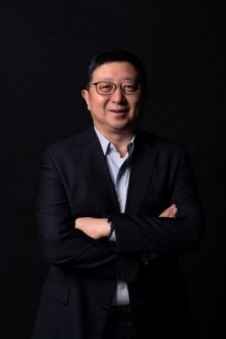 阿里巴巴发布的集团新任首席财务官徐宏的照片。(2021年12月6日)