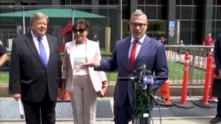 美国第一夫人的父母宣誓成为美国公民 美国第一夫人的父母宣誓成为美国公民