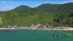 ပင်လယ်မှာ အမှိုက်ကောက်သူများ “Gen Z” ပင်လယ်မှာ အမှိုက်ကောက်သူများ “Gen Z”