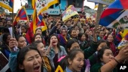 印度达兰萨拉的流亡藏人纪念1959年3月10日拉萨暴动58周年。(2017年3月10日)
