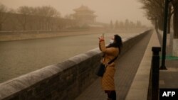北京又遭沙尘暴袭击。(2021年3月15日)