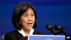 美国贸易代表戴琪5月5日发布声明,宣布美国支持豁免新冠疫苗知识产权的保护条款