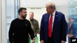 Дональд Трамп під час останньої зустрічі із Володимиром Зеленським у Нью-Йорку, 27 вересня 2024 року. Фото AP