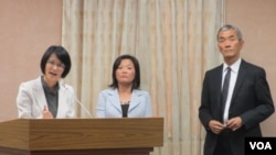 台湾外交两岸事务官员星期四在立法院接受质询(美国之音张永泰拍摄)