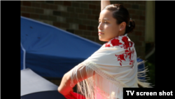 美国海军学院毕业生为庆祝小区40周年表演舞蹈 (视频截图)