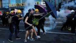 海峡论谈:香港再爆流血冲突 警方出动催泪弹强力清场 海峡论谈:香港再爆流血冲突 警方出动催泪弹强力清场