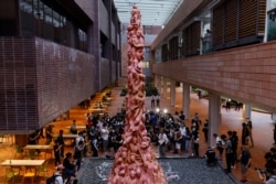 香港大学校园内树立的悼念六四死难者的国殇之柱。(2021年5月2日)