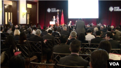 美中关系全国委员会、北大国家发展研究院在纽约证交所举办中国经济研讨会。(美国之音 方冰拍摄)