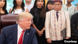အိမ်ဖြူတော်မှာ သမ္မတ Trump ကိုတင်ပြနေတဲ့ KBC ကချင်နှစ်ချင်းအဖွဲ့ချုပ်ရဲ့ ခေါင်းဆောင် Dr. Samson Hkalam