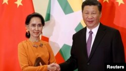 ၂၀၁၇ တုန်းက နိုင်ငံတော်အတိုင်ပင်ခံနှင့် တရုတ်သမ္မတ တွေ့ဆုံစဉ်