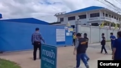 ကိုဗစ်ကူးစက်မူတွေ ကြောင့် ယာယီပိတ်ဆို့ကန့်သတ်မူလုပ်ထားတဲ့မဲဆောက်ကအထည်ချုပ်စက်ရုံတရုံ (ဓာတ်ပုံ - Courtesy)