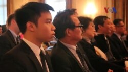 Dân biểu Ed Royce gặp gỡ các blogger và nhà tranh đấu VN Dân biểu Ed Royce gặp gỡ các blogger và nhà tranh đấu VN