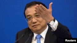 中国总理李克强在北京人大会堂召开的中欧企业家圆桌会议上讲话。(2018年7月16日)