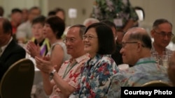 台湾总统蔡英文当地时间2017年10月28日在夏威夷出席侨界午宴。(台湾总统府提供)