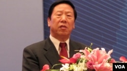 前中国人民银行行长、现任中国国际经济交流中心副理事长戴相龙资料照 (美国之音张楠拍摄)