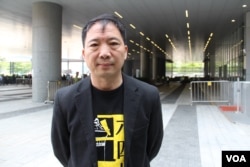 香港民主党主席,立法会议员胡志伟 (美国之音记者申华拍摄)