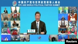 中共领导人习近平在中国共产党与世界政党领导人视频峰会上讲话。(2021年7月6日)
