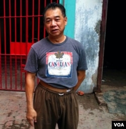 吴先生是广东梅县客家人,制革业是客家人在印度的传统行业。(美国之音朱诺拍摄,2016年10月18日)