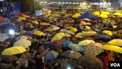 香港雨伞运动满月(美国之音海彦拍摄)