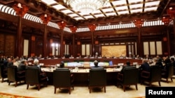 “一带一路”国际合作高峰论坛领导人圆桌峰会在北京雁栖湖国际会议中心举行(2017年5月15日) “一带一路”国际合作高峰论坛领导人圆桌峰会在北京雁栖湖国际会议中心举行(2017年5月15日)