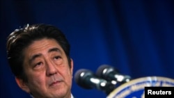 日本首相安倍晋三在纽约的一次记者会上讲话。(2013年9月27日)