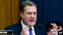 资料照:美国联邦众议院情报委员会主席迈克·特纳(Mike Turner)在国会的一个听证会上讲话。