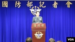 台湾国防部发言人罗绍和少将。 (照片来源:美国之音记者李逸华)