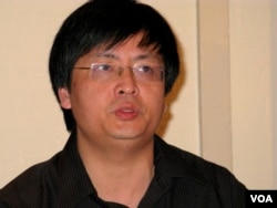 封从德;前天安门学运领袖 (美国之音国符拍摄)
