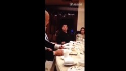 中国央视著名主持人毕福剑在私人聚餐上调侃毛泽东(网络视频截图)