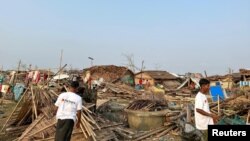 ဆိုင်ကလုန်းမိုခါကြောင့် ရခိုင်ပြည်နယ်၊ စစ်တွေမြို့က နေအိမ်တွေ ပျက်စီးသွားပုံ၊ (မေ ၁၇၊ ၂၀၂၃)