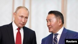 俄罗斯总统普京与蒙古总统巴特图勒嘎在乌兰巴托参加一个签字仪式。(2019年9月3日)