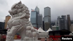 资料照:石狮子后面的香港金融区