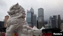 资料照:石狮子后面的香港金融区