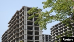 资料照:中国房地产企业佳登宝公司在广西桂林的一处没有完工的住宅楼建筑工地。(2022年9月17日)