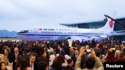 中国国航2018年12月15日迎接首架波音737-8型飞机(路透社)