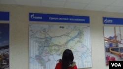 俄罗斯天然气工业公司的统一线路管网分布图。(美国之音白桦拍摄)