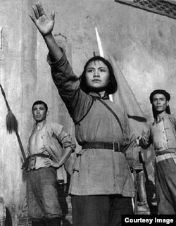 1961年的中国歌剧电影《洪湖赤卫队》剧照(网络图片)