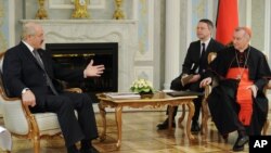 О.Лукашенко та кардинал П’єтро Паролін