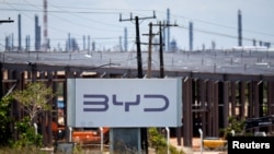 位于巴西卡马萨里市的比亚迪新电动汽车 (EV) 工厂的建筑工地。(2024年11月17日)
