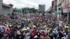 台湾民众在台北参加“全民公投反并吞”大游行,抗议中国对台湾的打压。 (2018年10月20日)