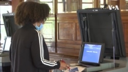 VOA英语视频: 选民在疫情和抗议中投下初选选票 VOA英语视频: 选民在疫情和抗议中投下初选选票