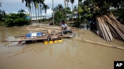 စစ်ကိုင်းတိုင်းတွင်း ရေကြီးနေစဉ်။