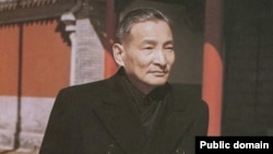 陈元的父亲陈云1959年在中南海勤政殿,他是中共元老。(中国老照片,出处待考)