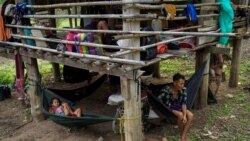 တပ်မတော် လေကြောင်းတိုက်ခိုက်မှုကြောင့် ကရင်ရွာသား ထောင်နဲ့ချီ တိမ်းရှောင်နေရ တပ်မတော် လေကြောင်းတိုက်ခိုက်မှုကြောင့် ကရင်ရွာသား ထောင်နဲ့ချီ တိမ်းရှောင်နေရ