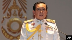 巴育将军在政变后首场记者会上发表讲话(2014年5月26日)